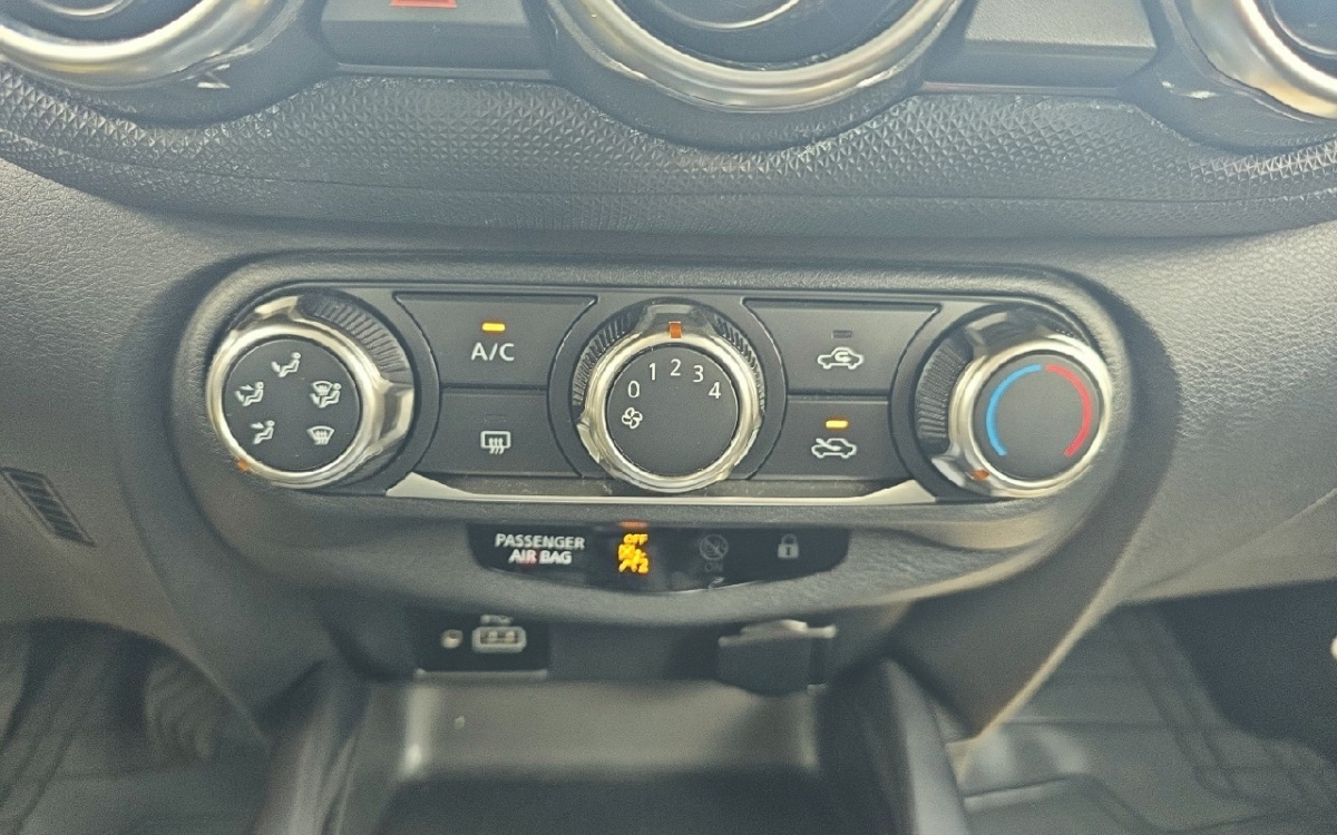 aa4200c8-5fe7-4fed-b910-9b9e82069dd4.jpg